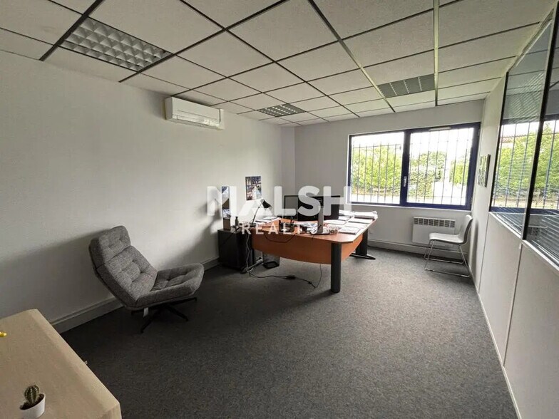 Bureau dans La Tour-de-Salvagny à vendre - Photo de l’immeuble – Image 3 sur 14