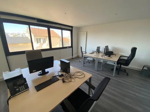 Bureau dans Bagnolet à louer - Photo de l’immeuble – Image 2 sur 5