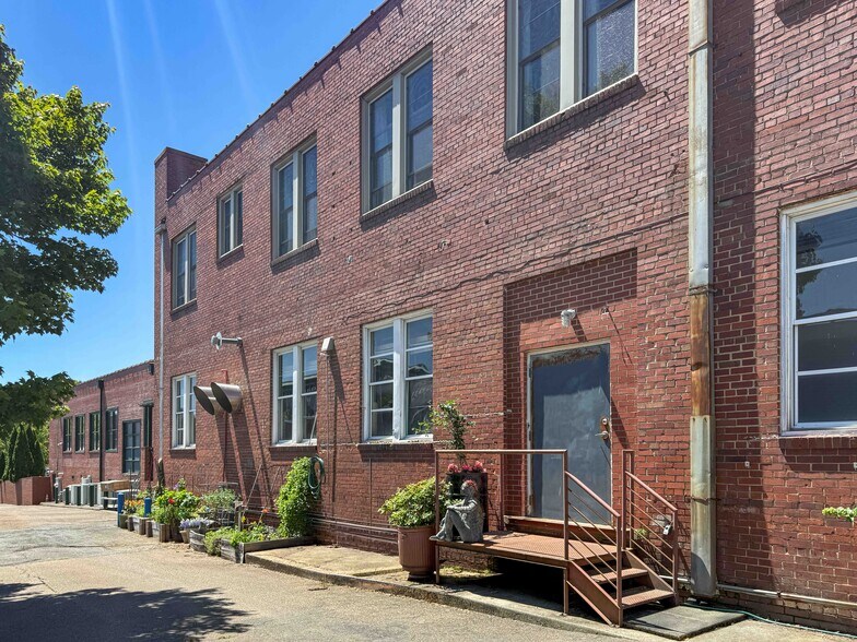 122 E Innes St, Salisbury, NC à vendre - Photo de l’immeuble – Image 3 sur 15