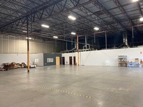 6881 Kingspointe Pky, Orlando, FL à louer Photo intérieure– Image 2 sur 18