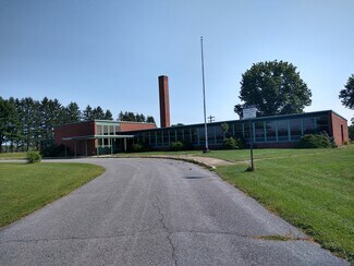 Plus de détails pour 662 Airport Rd, Punxsutawney, PA - Spécialisé à vendre