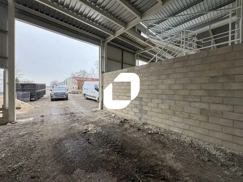 Local d’activités dans Bondoufle à louer - Photo de la construction – Image 3 sur 4