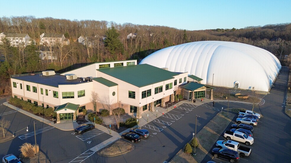 100 Gerber Dr, Tolland, CT à louer - Photo de l’immeuble – Image 3 sur 15