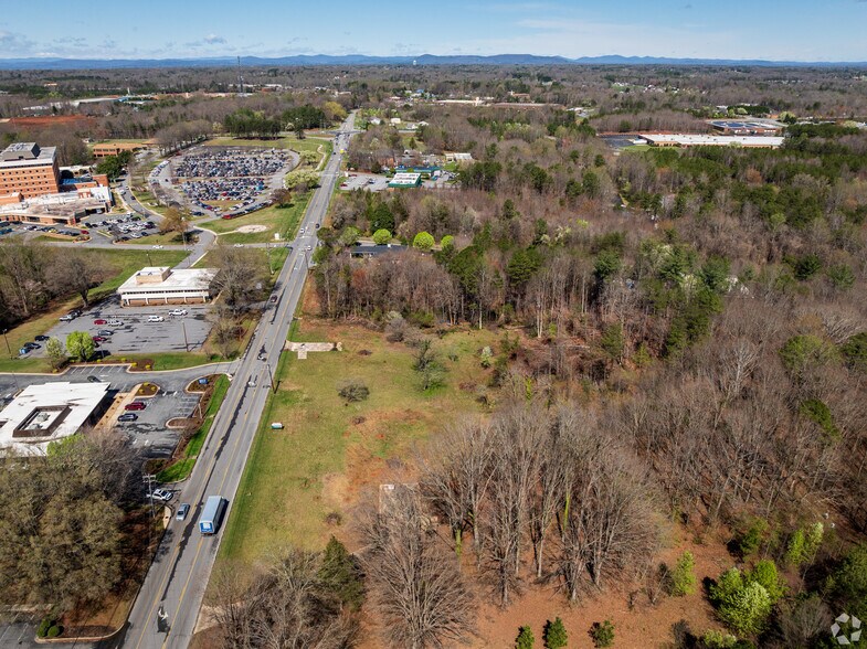 1125 Fairgrove Church Rd SE, Conover, NC à vendre - Aérien – Image 2 sur 4