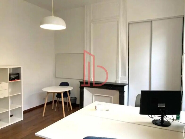 Bureau dans Bordeaux à louer - Photo de l’immeuble – Image 2 sur 3
