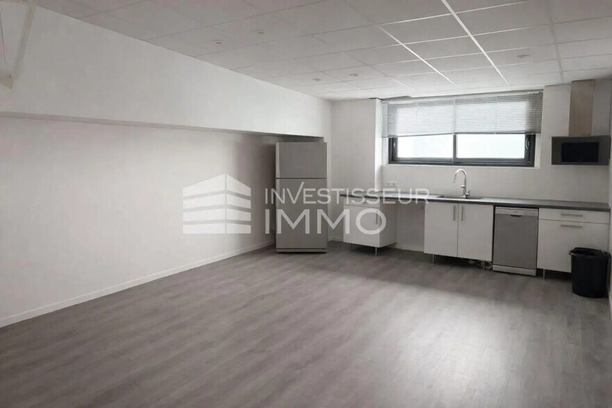 Local d’activités dans Samoreau à louer - Photo intérieure – Image 3 sur 4