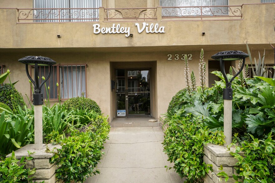 2332 Bentley Ave, Los Angeles, CA à vendre - Photo de l’immeuble – Image 3 sur 18