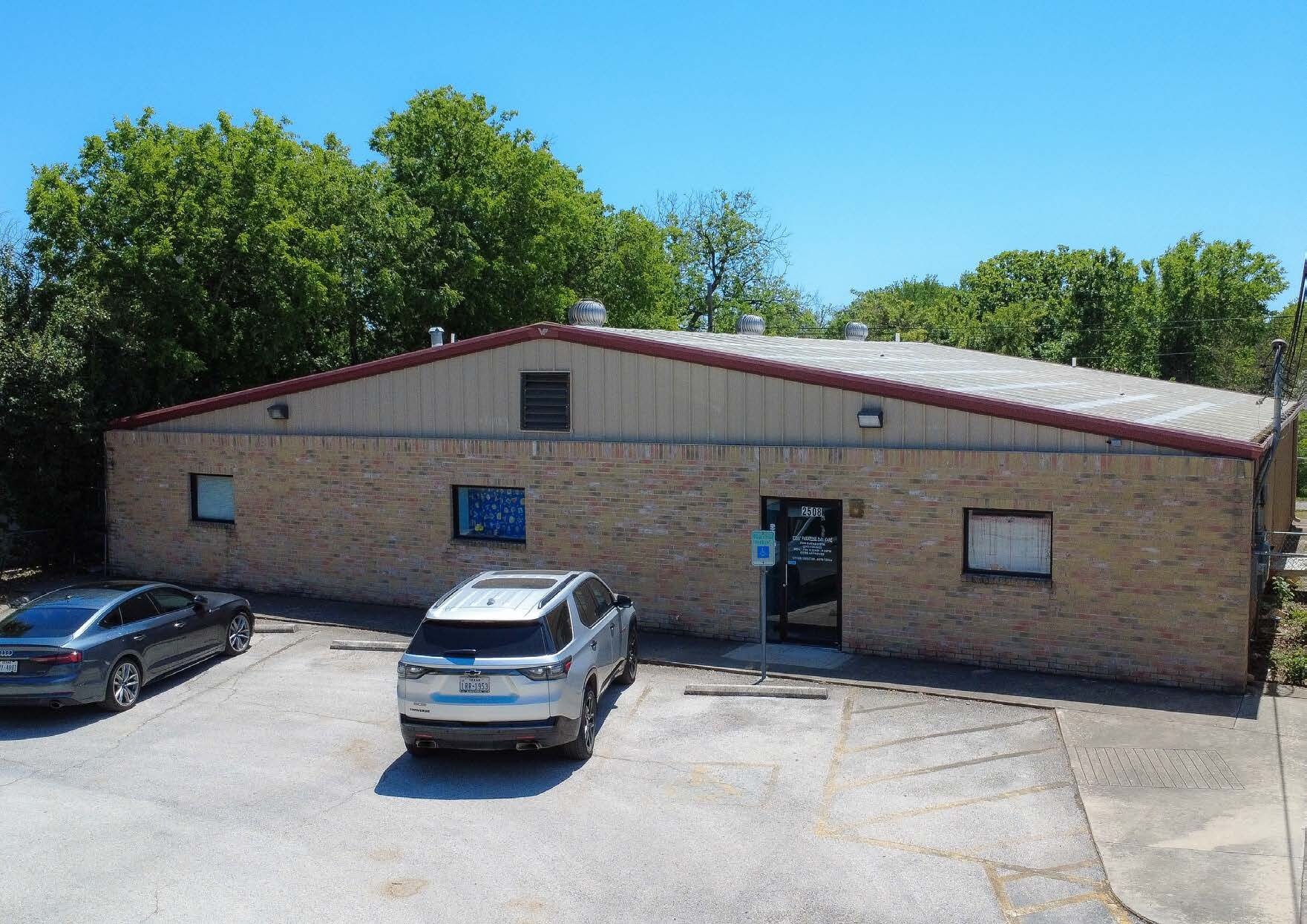 2508 Buena Vista St, San Antonio, TX à vendre Photo de l’immeuble– Image 1 sur 14