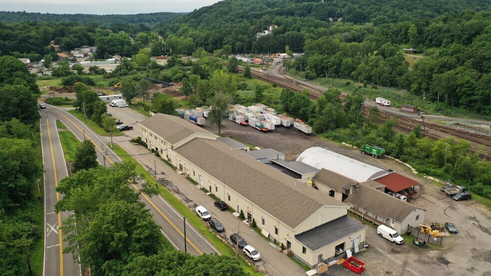577 N Main St, Brewster Village, NY à louer - Photo de l’immeuble – Image 2 sur 6