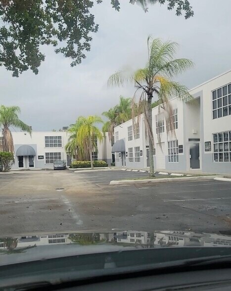 13382-13422 SW 128th St, Miami, FL à louer - Photo de l’immeuble – Image 2 sur 4