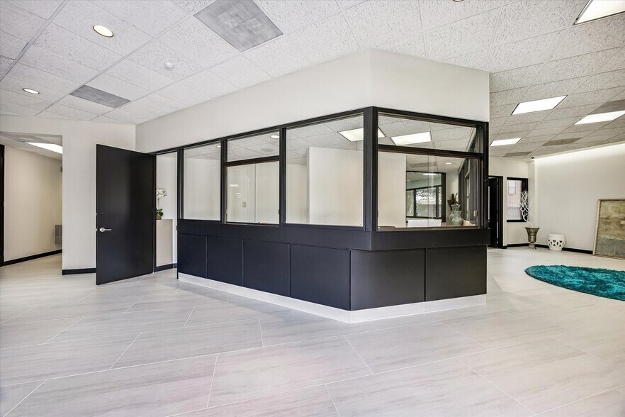 4625 Lillian St, Houston, TX à louer - Photo de l’immeuble – Image 2 sur 15