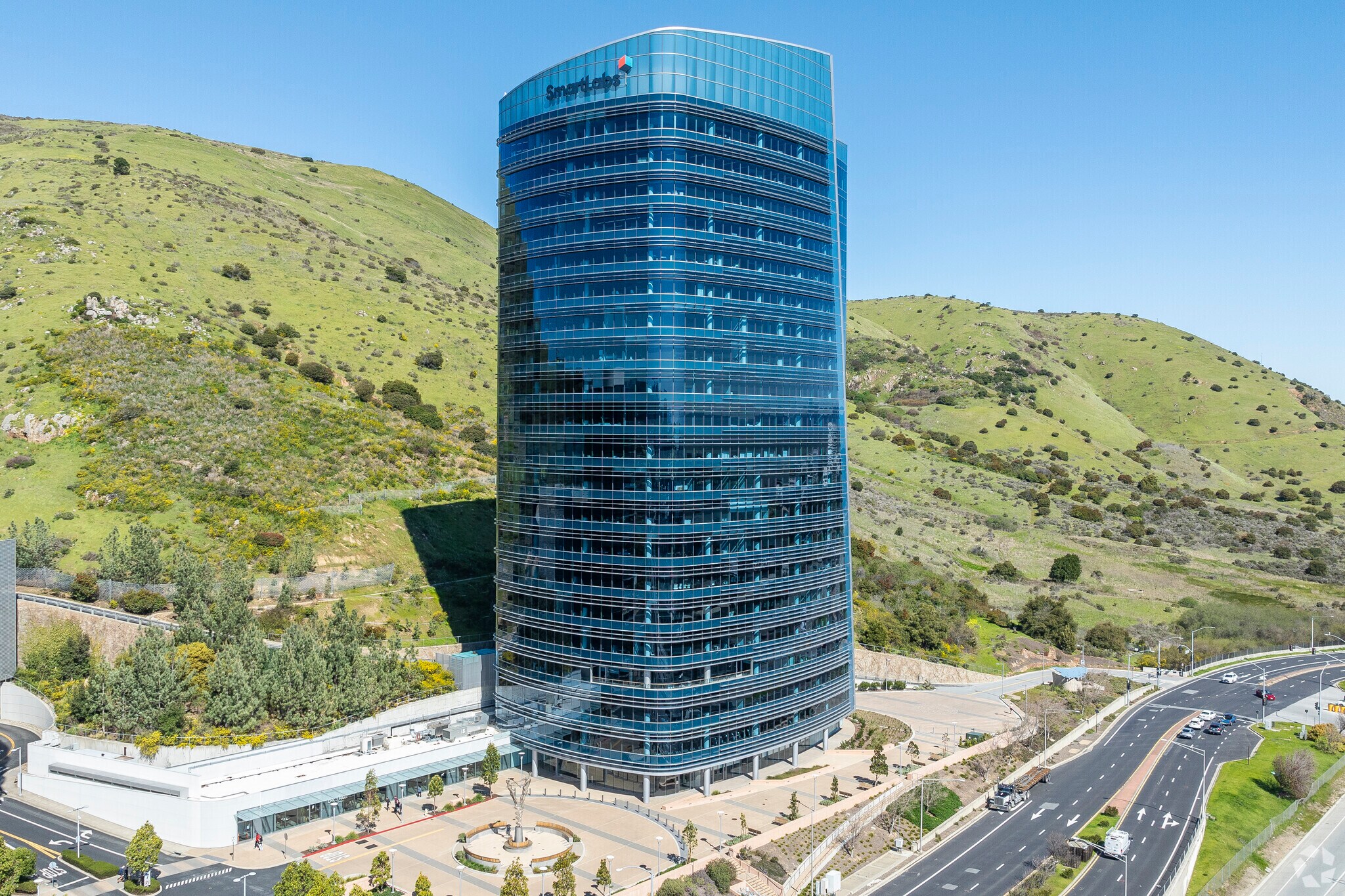 Two Tower Pl, South San Francisco, CA à louer Photo de l’immeuble– Image 1 sur 16
