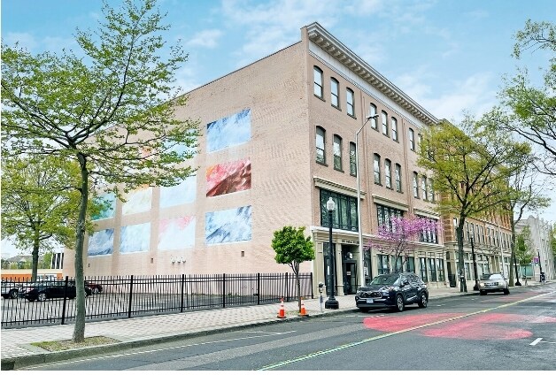 1057 Broad St, Bridgeport, CT à louer - Photo principale – Image 1 sur 8