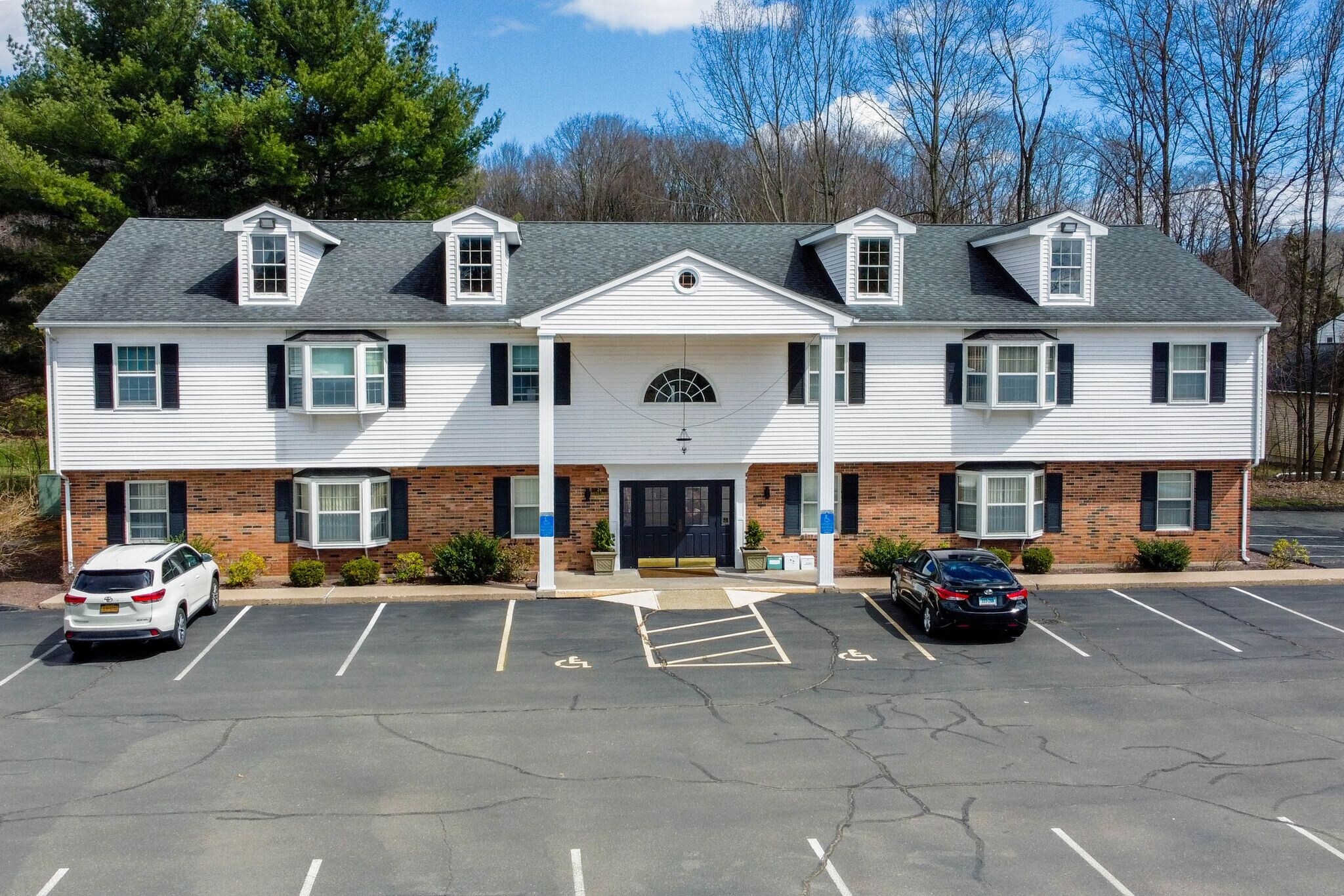 24 Battle St, Somers, CT à louer Photo principale– Image 1 sur 33
