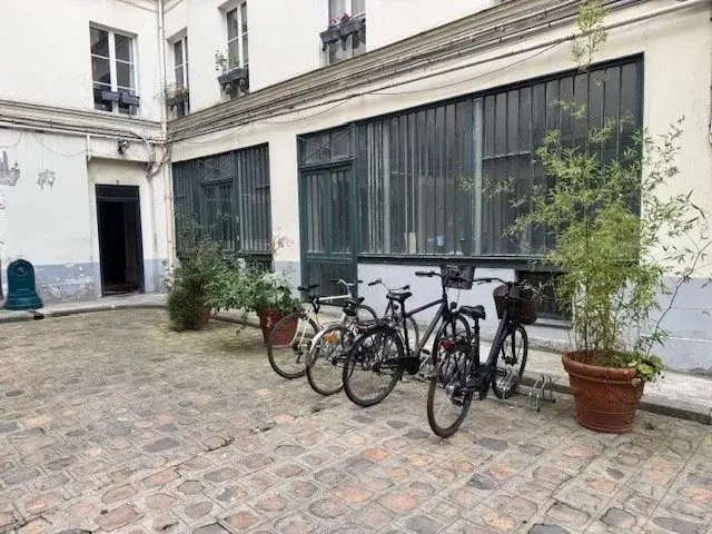 Local commercial dans Paris à vendre Photo de l’immeuble– Image 1 sur 13