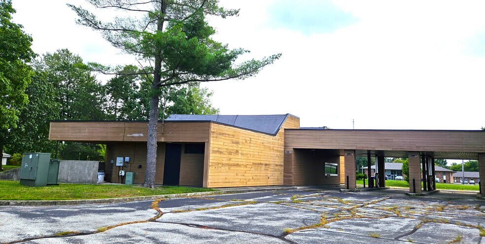 5610 Gratiot Rd, Saginaw, MI à vendre - Photo de l’immeuble – Image 2 sur 16