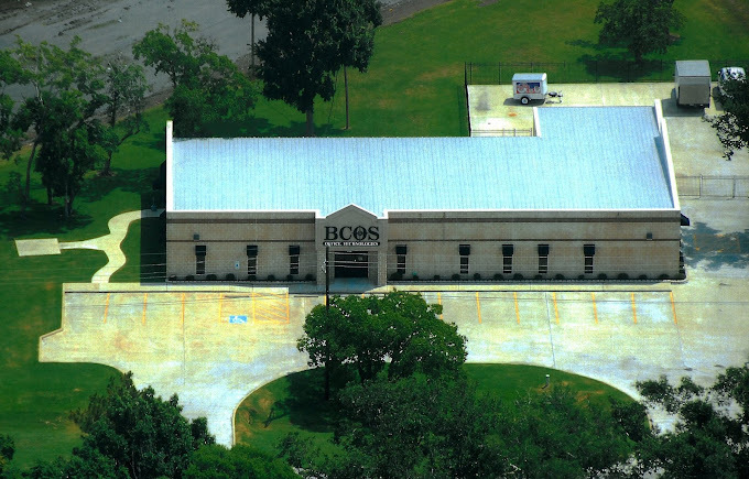 1111 Anchor Rd, Angleton, TX à louer Photo de l’immeuble– Image 1 sur 24