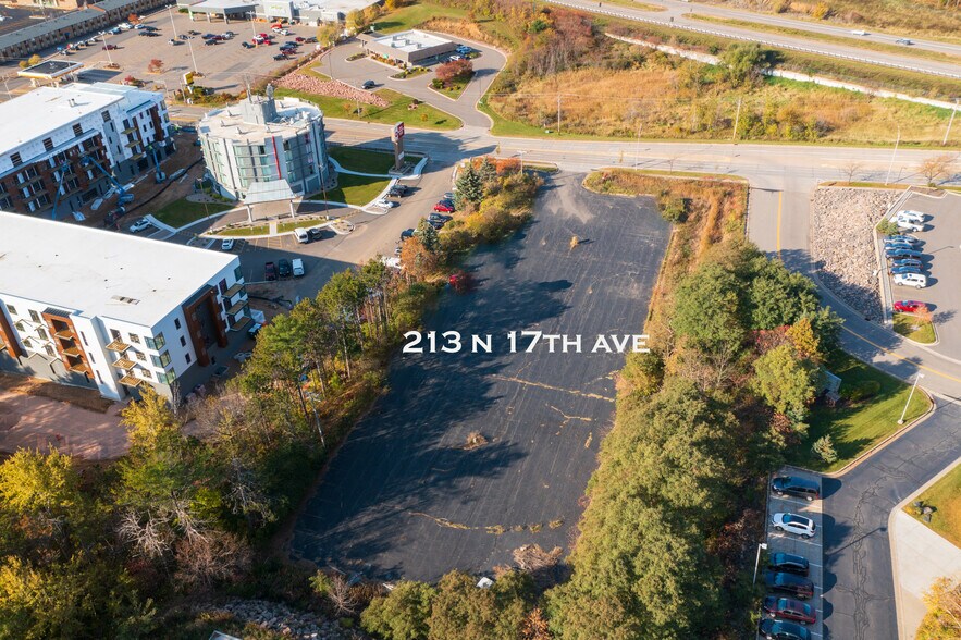 213 17th, Wausau, WI à louer - Photo principale – Image 1 sur 20