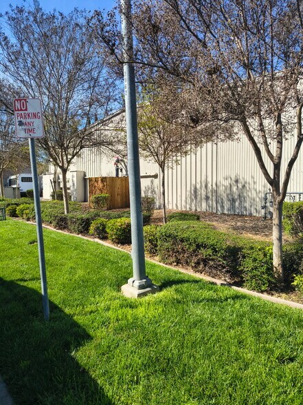 2250 Freed Way, Pittsburg, CA à vendre - Photo de l’immeuble – Image 3 sur 4