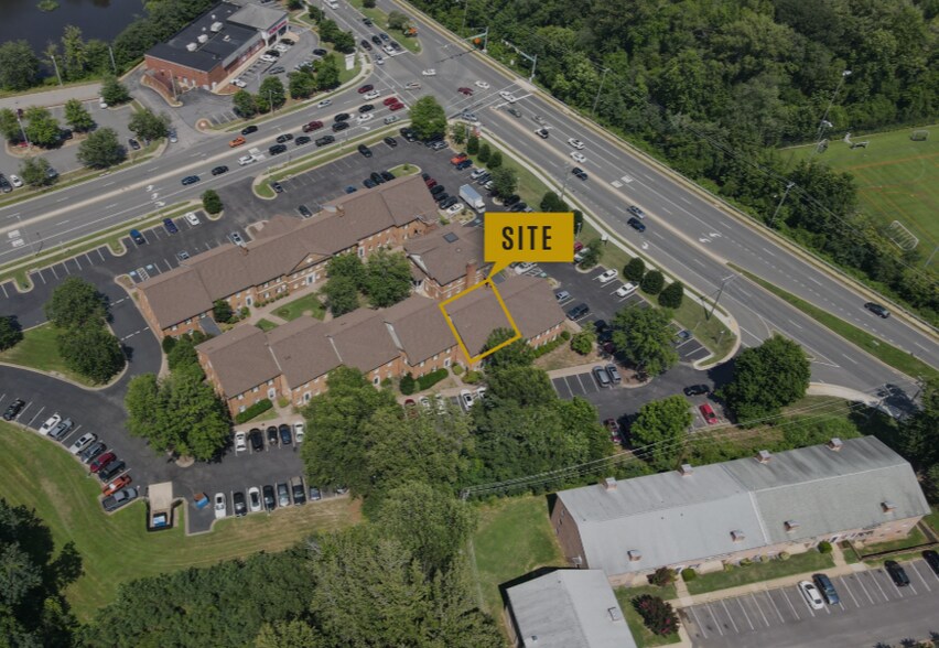 601-623 Emancipation Hwy, Fredericksburg, VA à vendre - Photo de l’immeuble – Image 3 sur 4