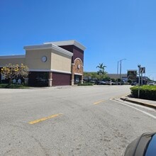 800-898 N Federal Hwy, Pompano Beach, FL à louer Photo de l’immeuble– Image 2 sur 4
