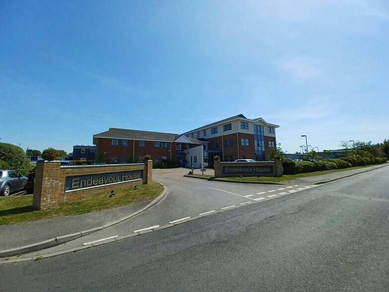Crow Arch Ln, Ringwood à louer - Photo de l’immeuble – Image 1 sur 10