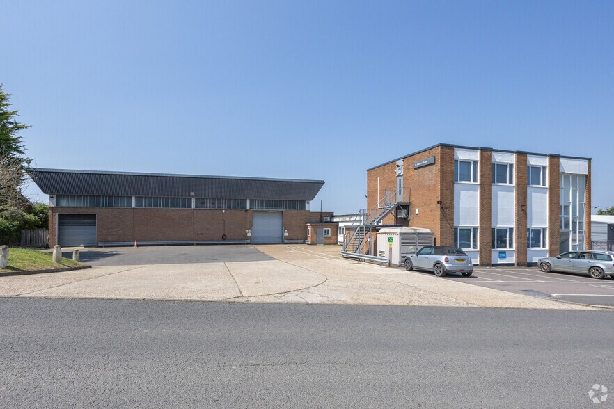16A Shire Hl, Saffron Walden à louer - Photo principale – Image 1 sur 9