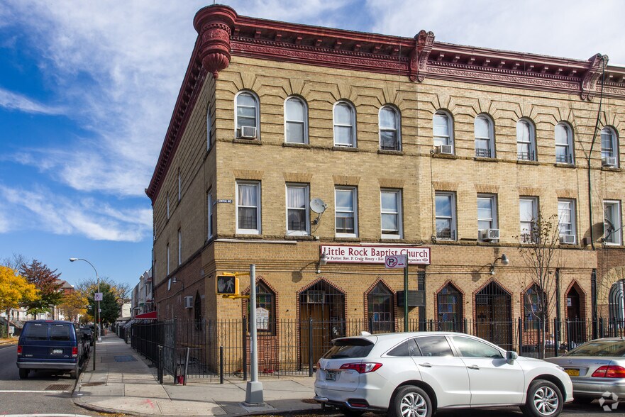 467 Central Ave, Brooklyn, NY à vendre - Photo principale – Image 1 sur 2