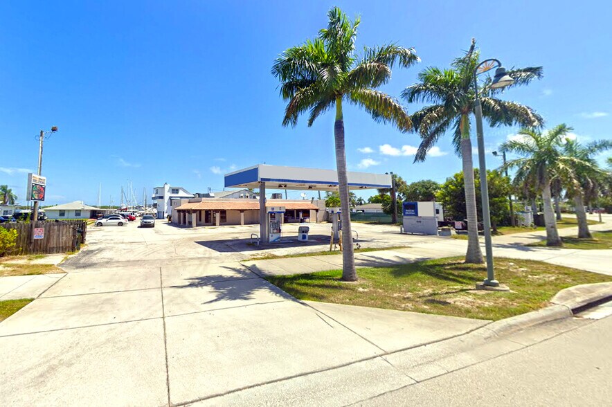 1004-1010 Seaway Dr, Fort Pierce, FL à vendre - Photo principale – Image 1 sur 16