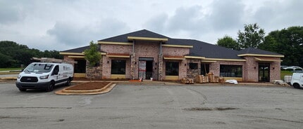 325 Huntington Place Ct, McDonough, GA à louer Photo de la construction– Image 1 sur 2