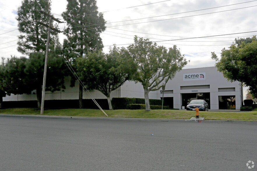 15020 Desman Rd, La Mirada, CA à vendre - Photo de l’immeuble – Image 3 sur 13
