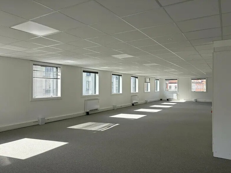 Bureau dans Villeurbanne à vendre - Photo intérieure – Image 3 sur 12