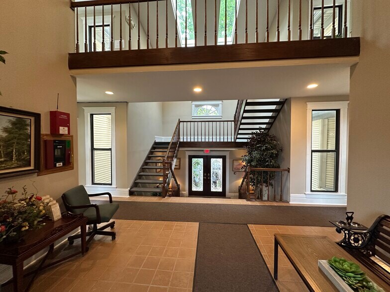 121 N Washington St, Naperville, IL à vendre - Photo de l’immeuble – Image 3 sur 19