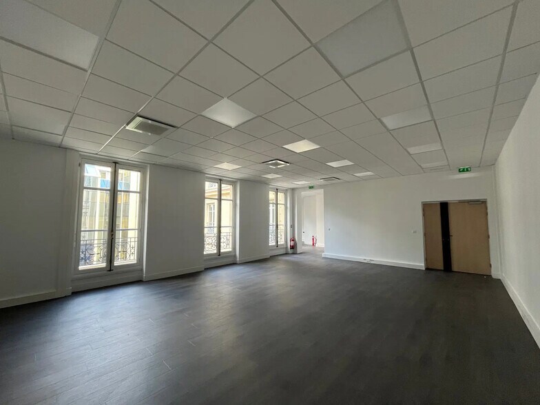 Bureau dans Paris à louer - Photo de l’immeuble – Image 3 sur 5