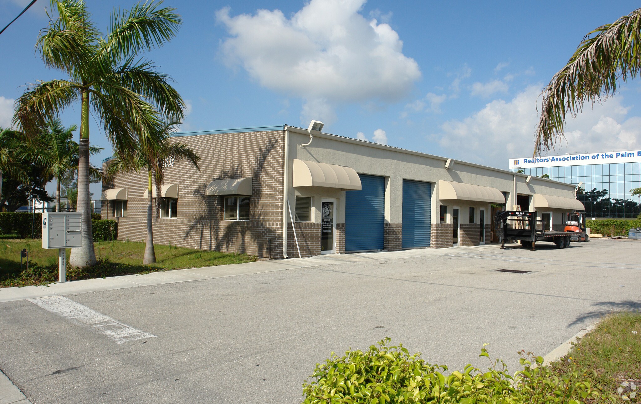 1105 Barnett Dr, Lake Worth, FL à louer Photo principale– Image 1 sur 5