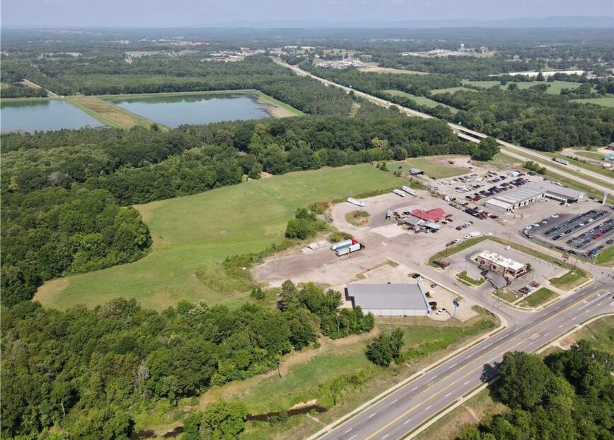 1306 Rogers St, Clarksville, AR à vendre Photo principale– Image 1 sur 10