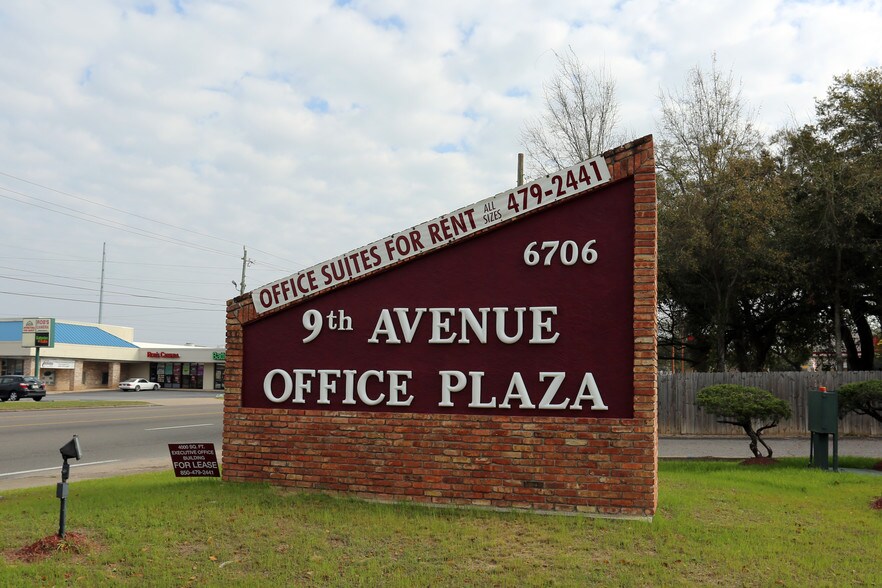 6706 N 9th Ave, Pensacola, FL à louer - Photo de l’enseigne sur pylône – Image 3 sur 14