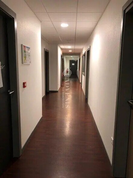 Bureau dans Épinal à louer - Photo intérieure – Image 2 sur 11