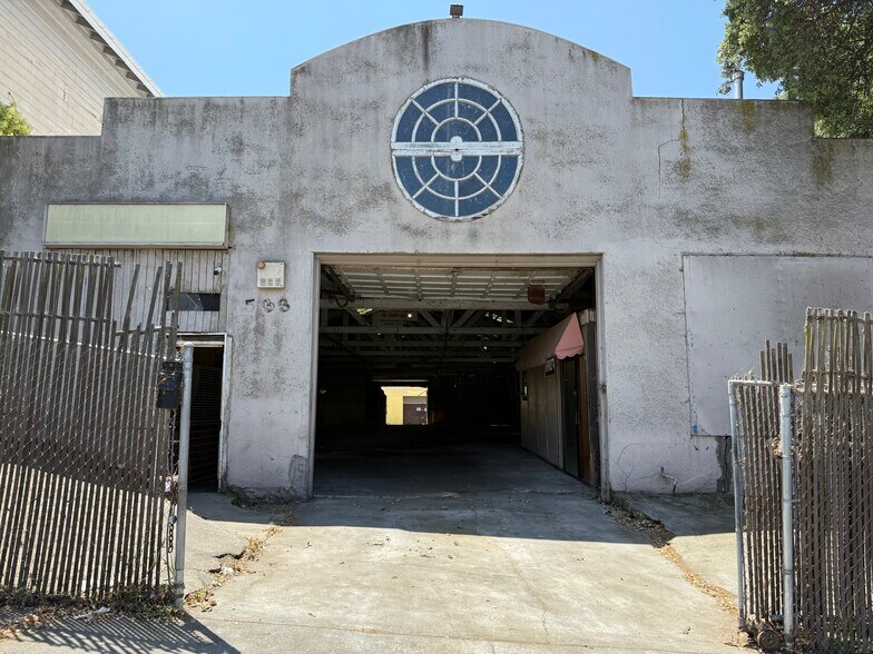 533 Carolina St, Vallejo, CA à vendre - Photo de l’immeuble – Image 3 sur 20