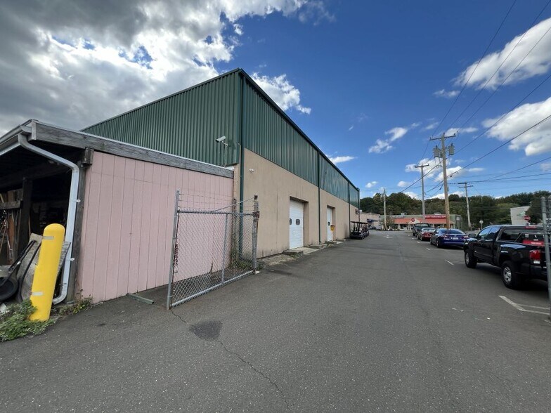 304 Boston Post Rd, Orange, CT à louer - Photo de l’immeuble – Image 3 sur 9