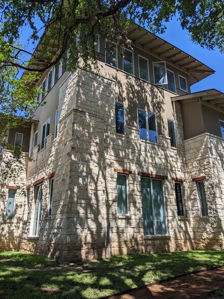 1508 W 5th St, Austin, TX à louer - Photo de l’immeuble – Image 3 sur 12