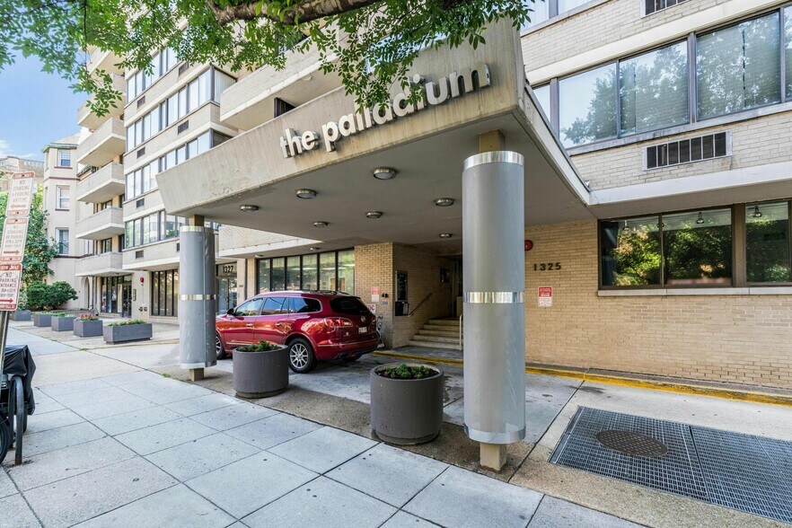 1325-1327 18th St NW, Washington, DC à louer - Photo de l’immeuble – Image 3 sur 20