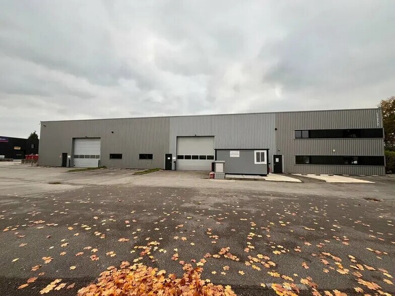 Local d’activités dans Vannes à louer - Photo de l’immeuble – Image 3 sur 9