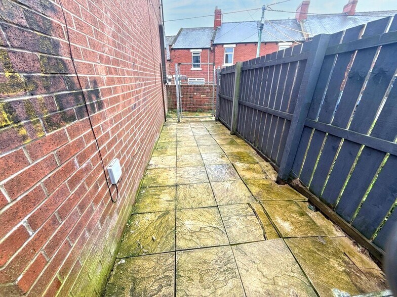 1-1A Wylam Pl, Houghton Le Spring à vendre - Photo de l’immeuble – Image 3 sur 4