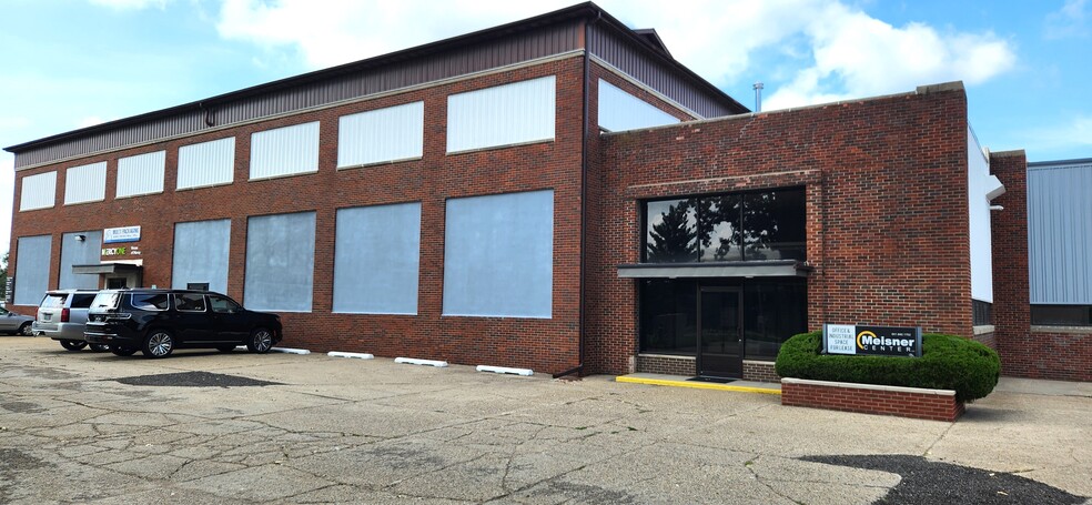 200 N 8th Ave E, Newton, IA à louer - Photo de l’immeuble – Image 1 sur 24
