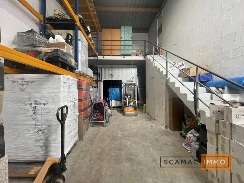 Local d'activités dans Villeneuve-le-Roi à vendre - Photo de l’immeuble – Image 1 sur 7