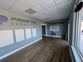 1960-1992 S Alt 19 Hwy, Tarpon Springs, FL à louer Photo intérieure– Image 1 sur 13