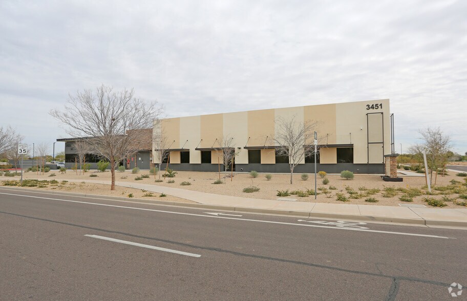 3451 S Mercy Rd, Gilbert, AZ à vendre - Photo de l’immeuble – Image 2 sur 7