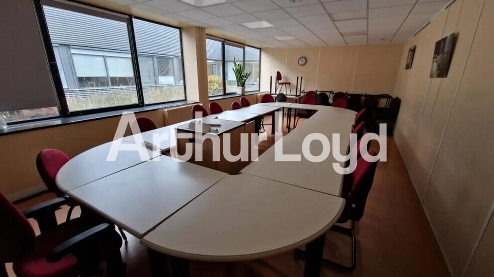 Bureau dans Mondeville à louer - Photo intérieure – Image 2 sur 3