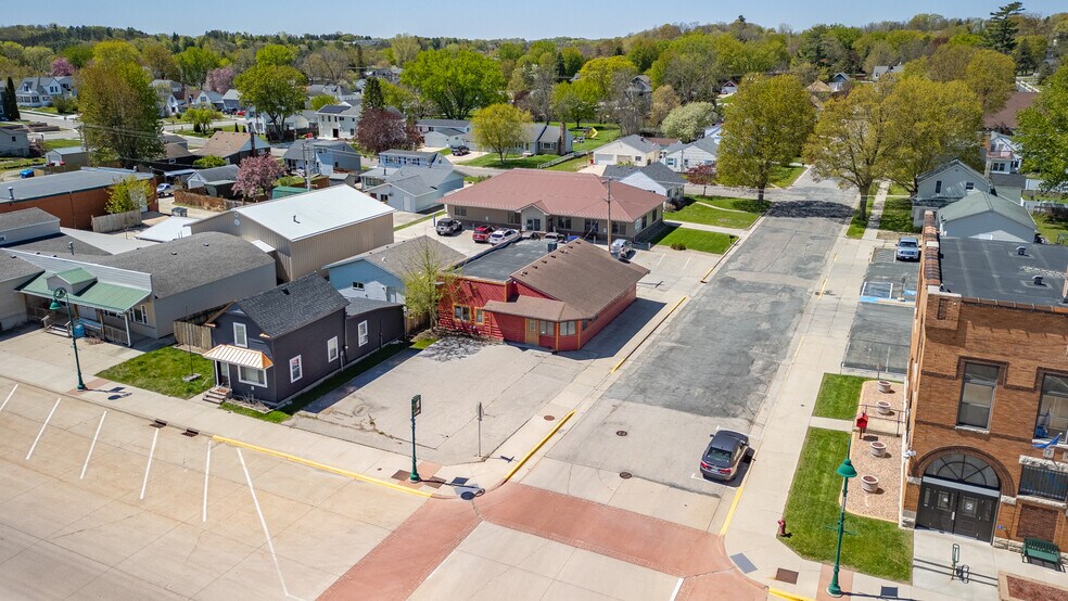 300 S Main St, Pine Island, MN à vendre - Photo de l’immeuble – Image 2 sur 10